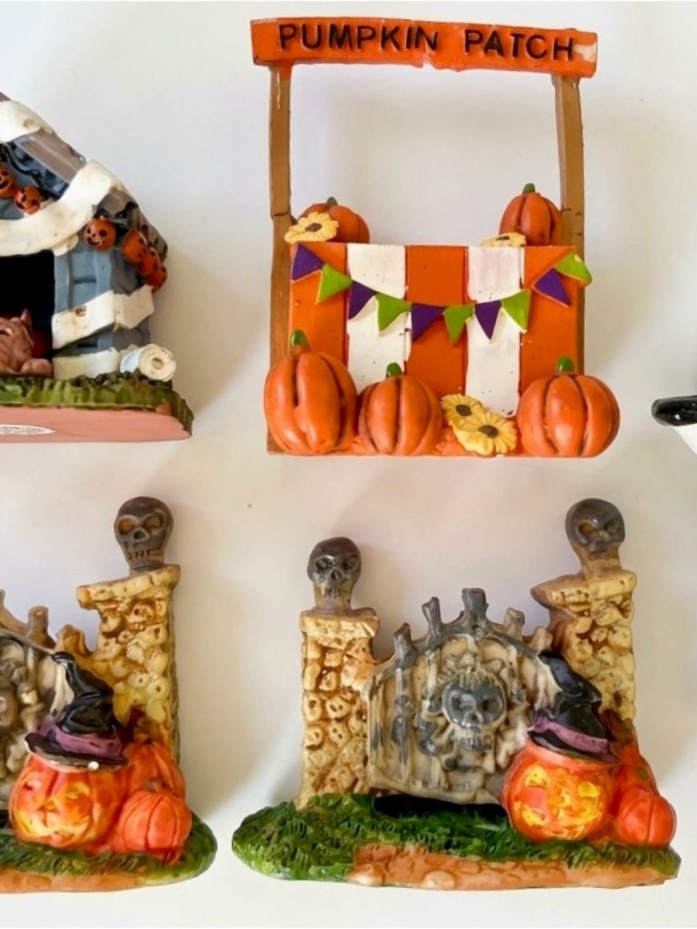 Halloween Figurine Set – 2–3" Gates, Dog House, Skull Sink & Pumpkin Stand